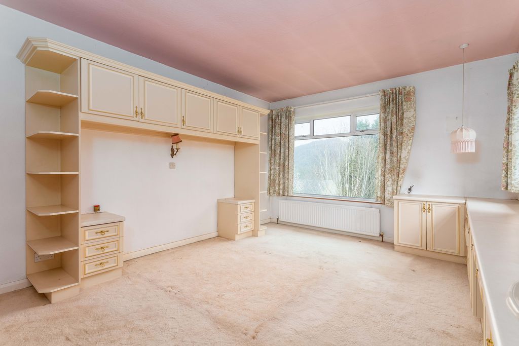 Higher Park Royd Drive